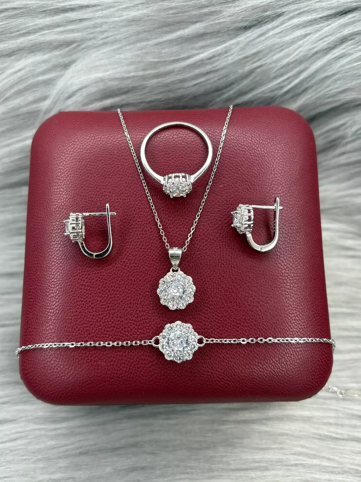 Gümüş dəst 925 əyar zirkon qaşlı, üzük, boyunbağı, qolbağ, 12.06gr, GB_CD9631