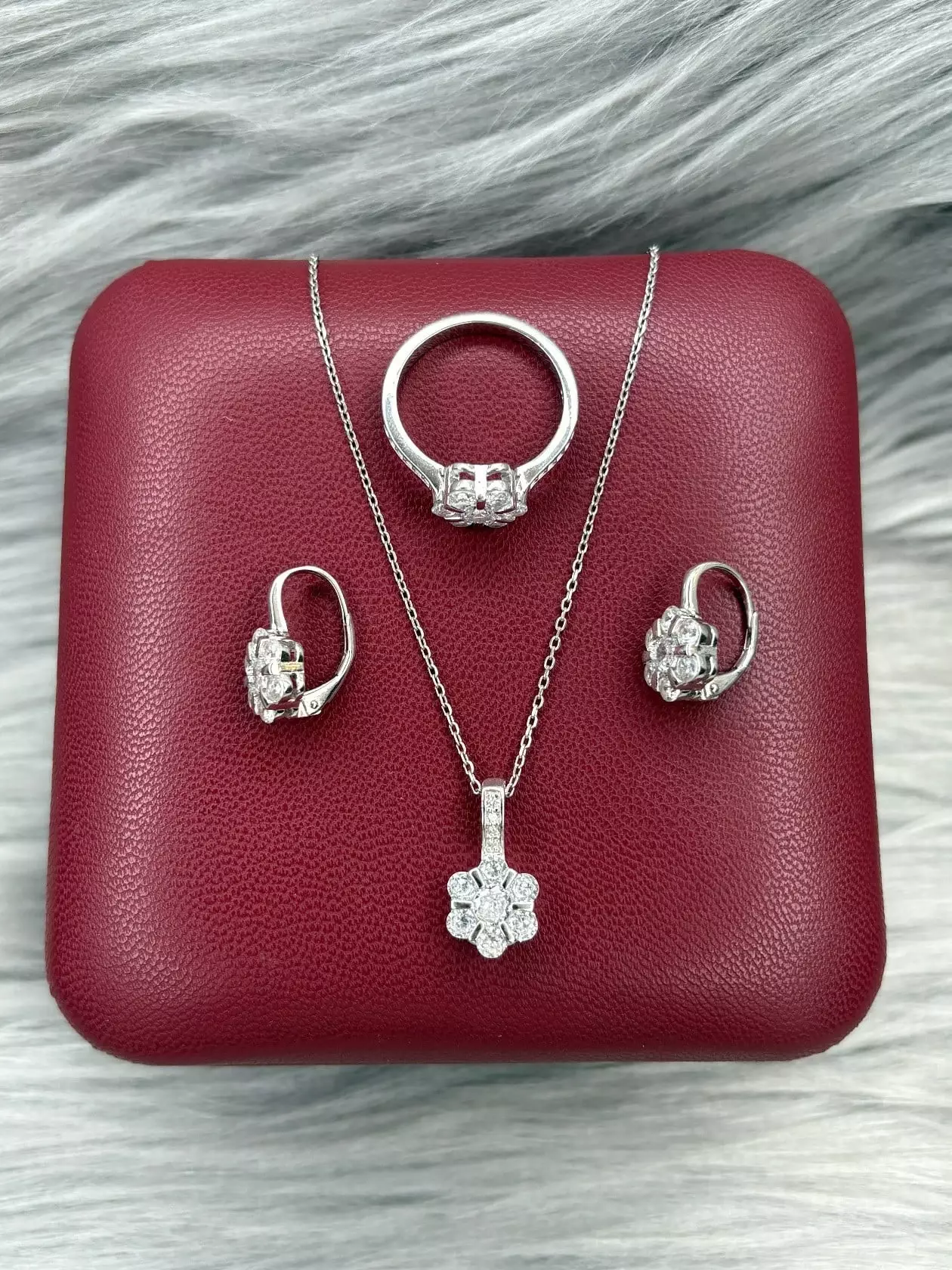 Gümüş dəst 925 əyar zirkon qaşlı, üzük, boyunbağı, 10.23gr, GB_CD9649